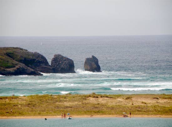 El Pas, muere ante un bello espacio costero. Imagen de Manuel Fernández. Guiarte.com