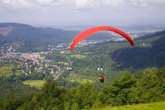 Vista aerea de Baden-Baden y del monte Fremersberg. Oficina de Turismo de Alemania