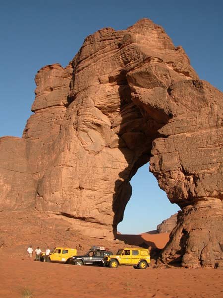 Turismo de aventura por el desierto de Libia. Una actividad ahora sumamente desaconsejada. Imagen de Pedro de Castro. guiarte.com