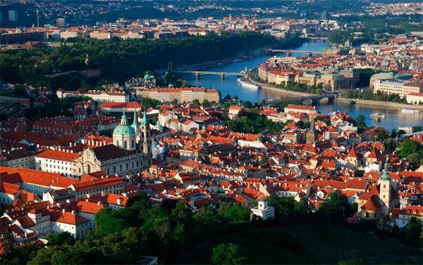 El barrio que se halla entre el Castillo de Praga y el río Vltava es el de Malá Strana- Imagen de Turismo Checo.