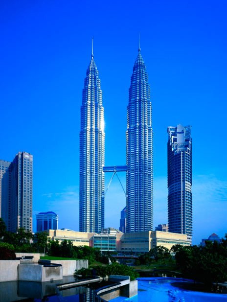 Petronas Towers (1992-1998), Kuala Lumpur. Arquitecto: César Pelli & Associates. Foto: Cortesía de Corbis