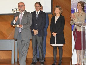 José Masa recibe el galardón "Ciudad Sostenible 2012". Foto Ayuntamiento de Rivas