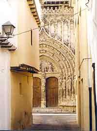 gótico, entre arquitectura popular. Foto guiarte