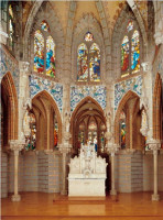 La capilla del palacio es una...
