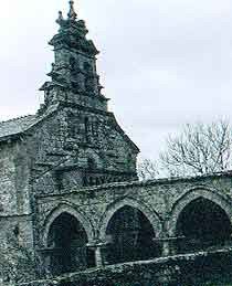 La sencilla pero bella iglesia de Villar de Donas. Foto guiarte. Copyright