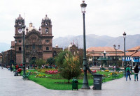 Plaza de Armas, con la Iglesia...