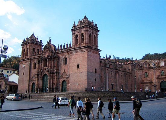 La catedral  de Cuzco, Perú. En primer término, el templo del Triunfo. Fotografía de Hernán Diego García. Guiarte.com.