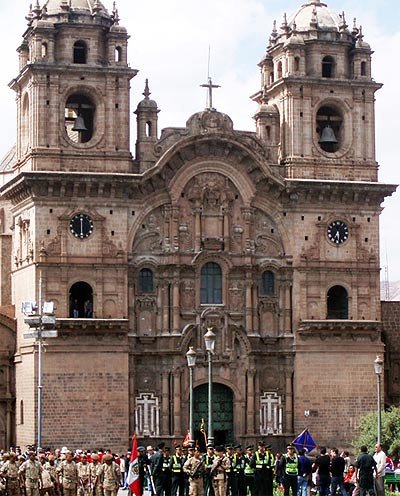 Detalle de la fachada de la Iglesia de la Compañía, un monumental templo barroco cuzqueño. Fotografía de Hernán Diego García. Guiarte.com.