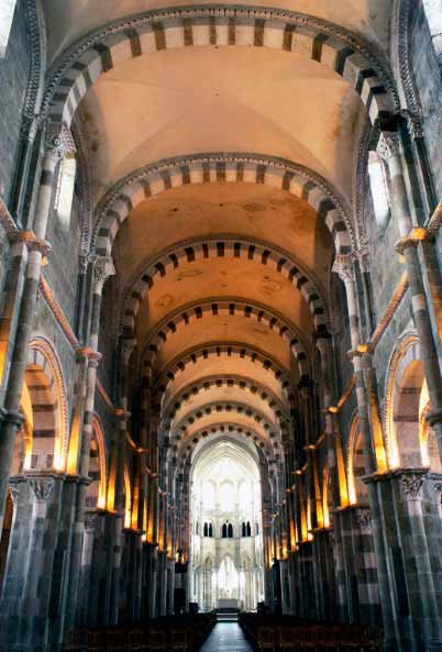 Basílica de Santa Magdalena de Vezelay. Interior. ©Atout France/Patrice Thébault