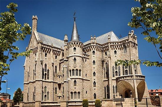 Palacio Episcopal de Antonio Gaudí, en Astorga. Foto Guiarte.com