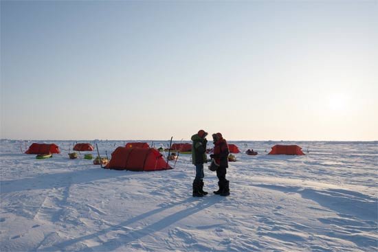 La expedición cuenta con un equipo formado por 16 personas, entre ellos cuatro jóvenes embajadores internacionales del Ártico