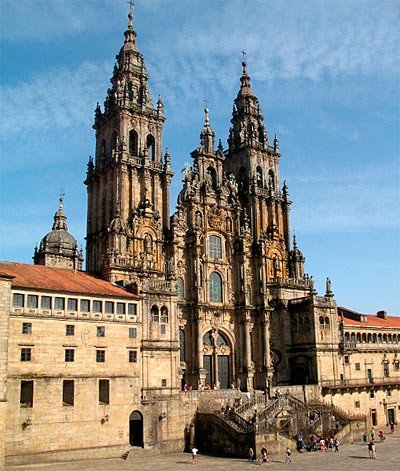 España tuvo en 2013 un difícil año turístico, aunque está en segundo lugar mundial, antes de Francia. Catedral de Santiago de Compostela. Imagen de guiarte.com