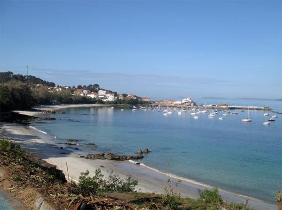 Playa de Aguete, en Marín. Pontevedra. Imagen de guiarte.com