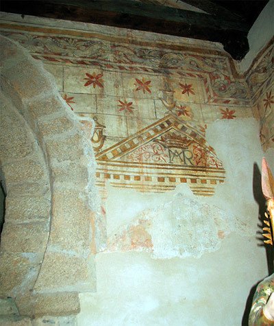 Pinturas del siglo XVIII, en el interior de la nave del templo de Santo Tomás de las Ollas, en las afueras de Ponferrada.Imagen de guiarte.com.