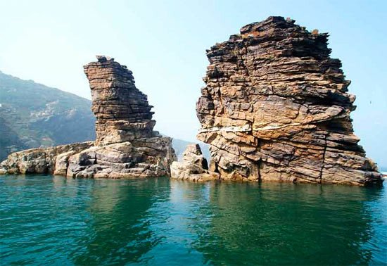 Isla de las Serpientes- Monte Laotie (China) © UNESCO/Wang Ding