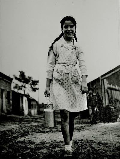 La niña de la lechera. Moral de Calatrava, Ciudad Real. 1956