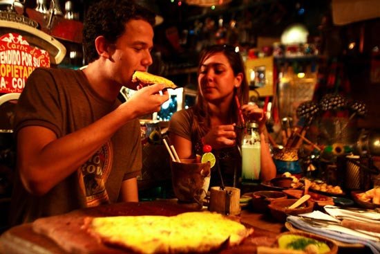 Los restaurantes y las ferias gastronómicas, un atractivo de Bogotá. Colombia.