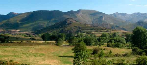 Paisaje en Torre de Babia, una tierra privilegiada para la ganadería. imagen de guiarte.com