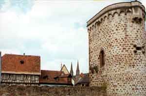 Obernai fue una ciudad sólidamente fortificada desde el medievo. Foto guiarte. Copyright.