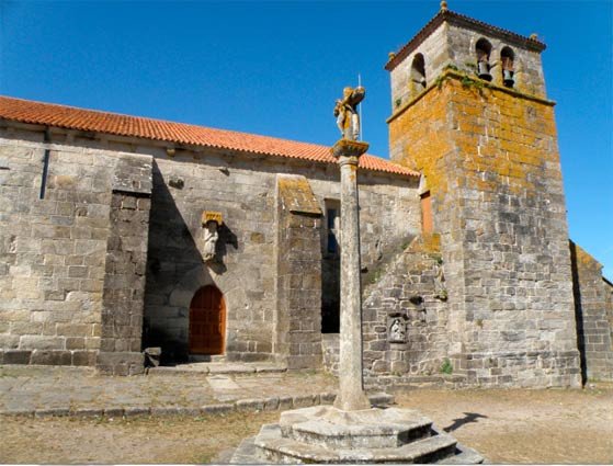 La iglesia de Santa María de la Atalaya, en Laxe, La Coruña. Imagen de J. M Fernández Miranda/Guiarte.com.