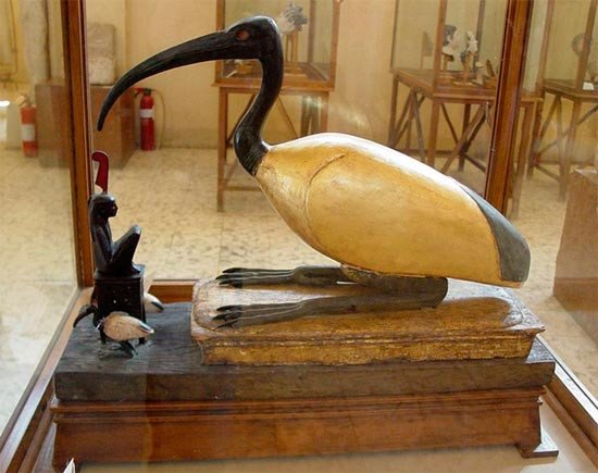 Objetos del saqueado Museo Nacional de Malawi en Egipto, divulgadas en Facebook para evitar el tráfico ilícito del arte robado.