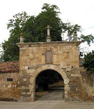 Entrada al monasterio de Carrizo. Foto guiarte.com. Copyright.
