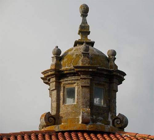  iglesia de Santa María, en Finisterre. Detalle. Guiarte.com/Manuel Fernández Miranda