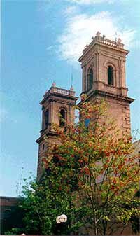 Imagen de las airosas torres del templo parroquial. Inma Roig-guiarte. Copyright