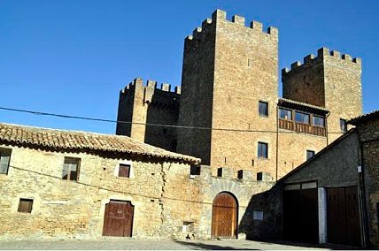 El castillo ofertado en Biniés (Huesca). sareb.es