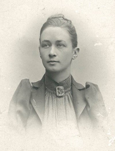 Retrato de Hilma af Klint. Fotógrafo desconocido