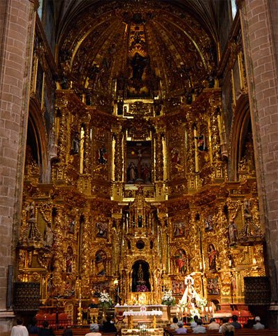 El espectacular retablo barroco de Navarrete. Guiarte.com/Jose Holguera/http://www.grabadoyestampa.com/ .