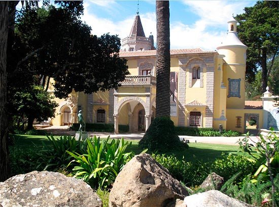 El palacete de los Condes de Castro Guimarães, se halla en una tranquila zona verde. Guiarte.com/Ana Alvarez.