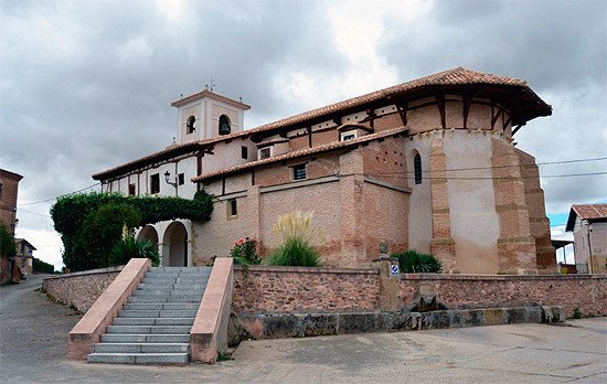 La bella iglesia de la Asunción, en Viloria de Rioja, Burgos. Imagen de José Holguera (www.grabadoyestampa.com) para guiarte.com