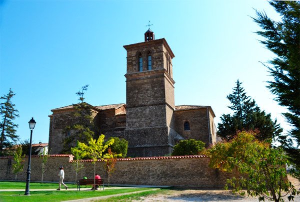Iglesia de San Esteban, en Muruzabal.Imagen de José Holguera (www.grabadoyestampa.com) para guiarte.com.