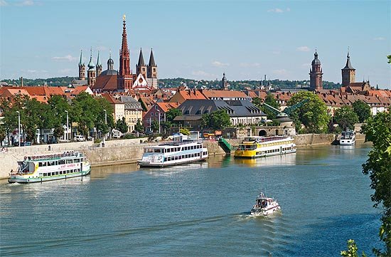 La ciudad de Wurzburgo, con el río Main en primer término. Imagen de Andreas Bestle/Congress-Tourismus-Wirtschaft Würzburg