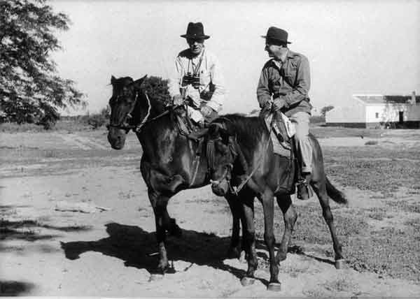 Julian Huxley (izquierda) y Max Nicholson, fundadores de WWF, en Doñana.  © Eric Hosking / WWF