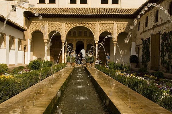 Patio de la Acequia. Galería Norte. Foto Alhambra. http://www.alhambra-patronato.es