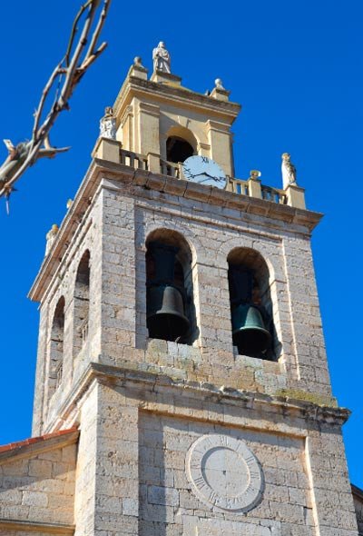 La airosa torre neoclásica de la iglesia de Las Quintanillas, Burgos. Imagen de José Holguera (www.grabadoyestampa.com) para guiarte.com