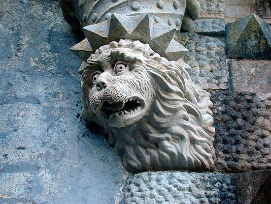 Detalle de la cabeza de un animal en el Palacio da Pena. Foto Guiarte.com Copyright.