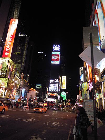 Luces en Times Square, Nueva York, una de las 20 ciudades mas visitadas del 2013. Foto Ana Álvarez Guiarte Copyright.