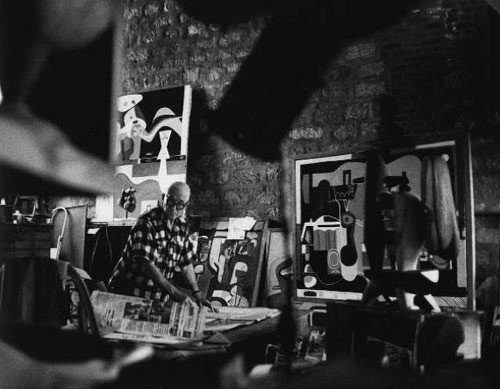&#65532;Le Corbusier en su estudio del 24 de la Rue Nungesser-et- Coli, 1960. Fotografía de René Burri