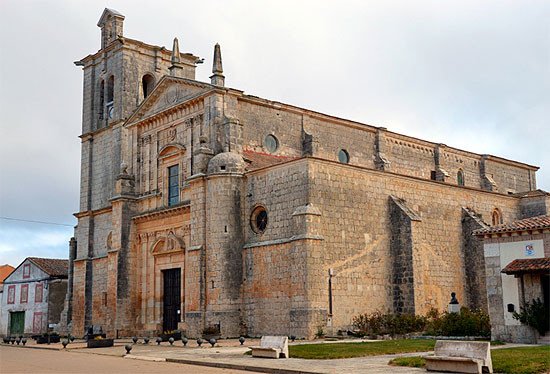 Portada de la iglesia de Lantadilla, Palencia. Imagen de José Holguera (www.grabadoyestampa.com) para Guiarte.com