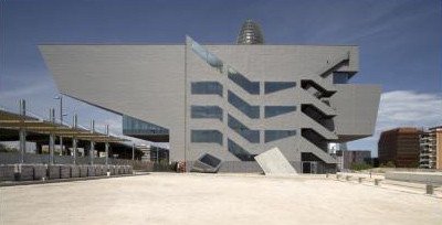 El edificio Disseny Hub Barcelona ha conseguido la máxima calificación posible de sostenibilidad. Foto http://www.museudeldisseny.cat/