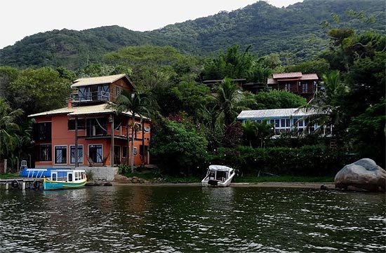 Naturaleza, paisaje y calidad de vida en Costa da Lagoa, isla de Santa Catarina, Brasil. Imagen de Guiarte.com