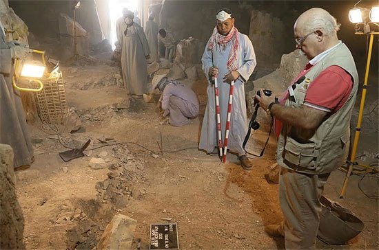 Fotografía de la excavación. Instituto de Estudios del Antiguo Egipto de Madrid