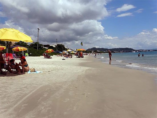 Playa de Cachoeira do Bom Jesus, en la Isla de Santa Catarina, Brasil. Imagen de Guiarte.com