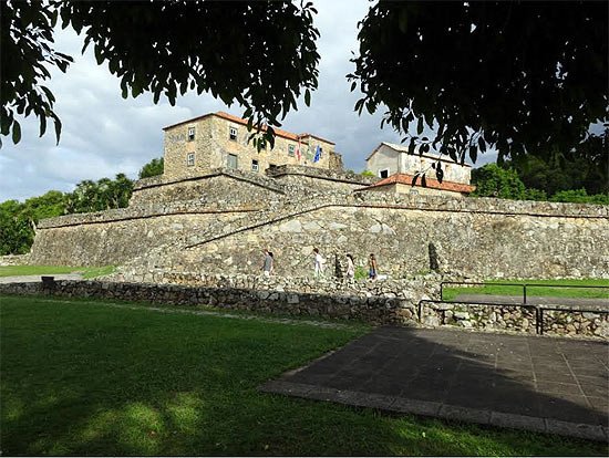 El fuerte de San José, en Punta Grosa, isla de Santa Catarina. Imagen de guiarte.com