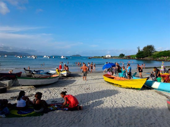 Playa de Armaçao. Imagen de Guiarte.com
