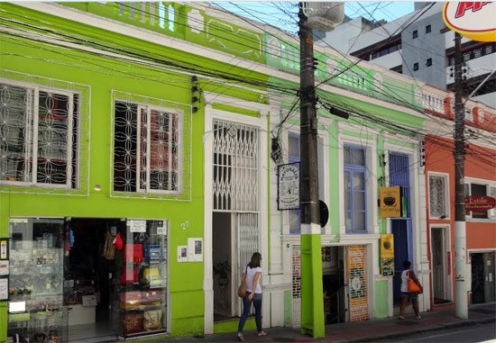 Casas con reminiscencias azorianas, en el centro de la ciudad de Florianópolis. Imagen de Guiarte.com