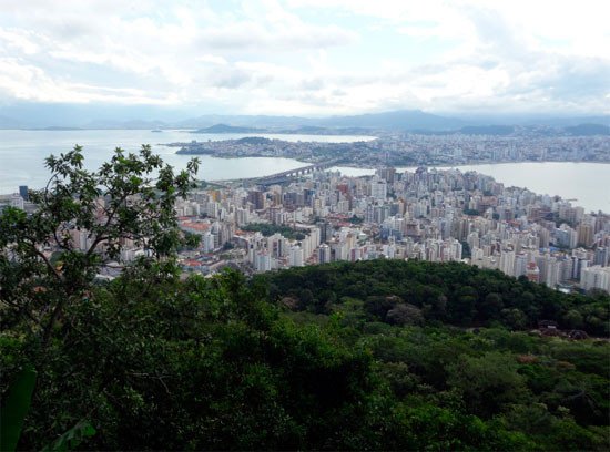 El Morro da Cruz es el mejor mirador de Florianópolis, Brasil. Imagen de Guiarte.com